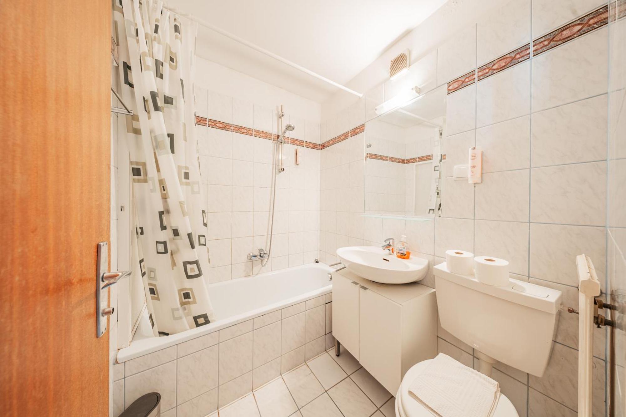 Studio Next To Karlsplatz/Karlskirche Appartement Wenen Buitenkant foto